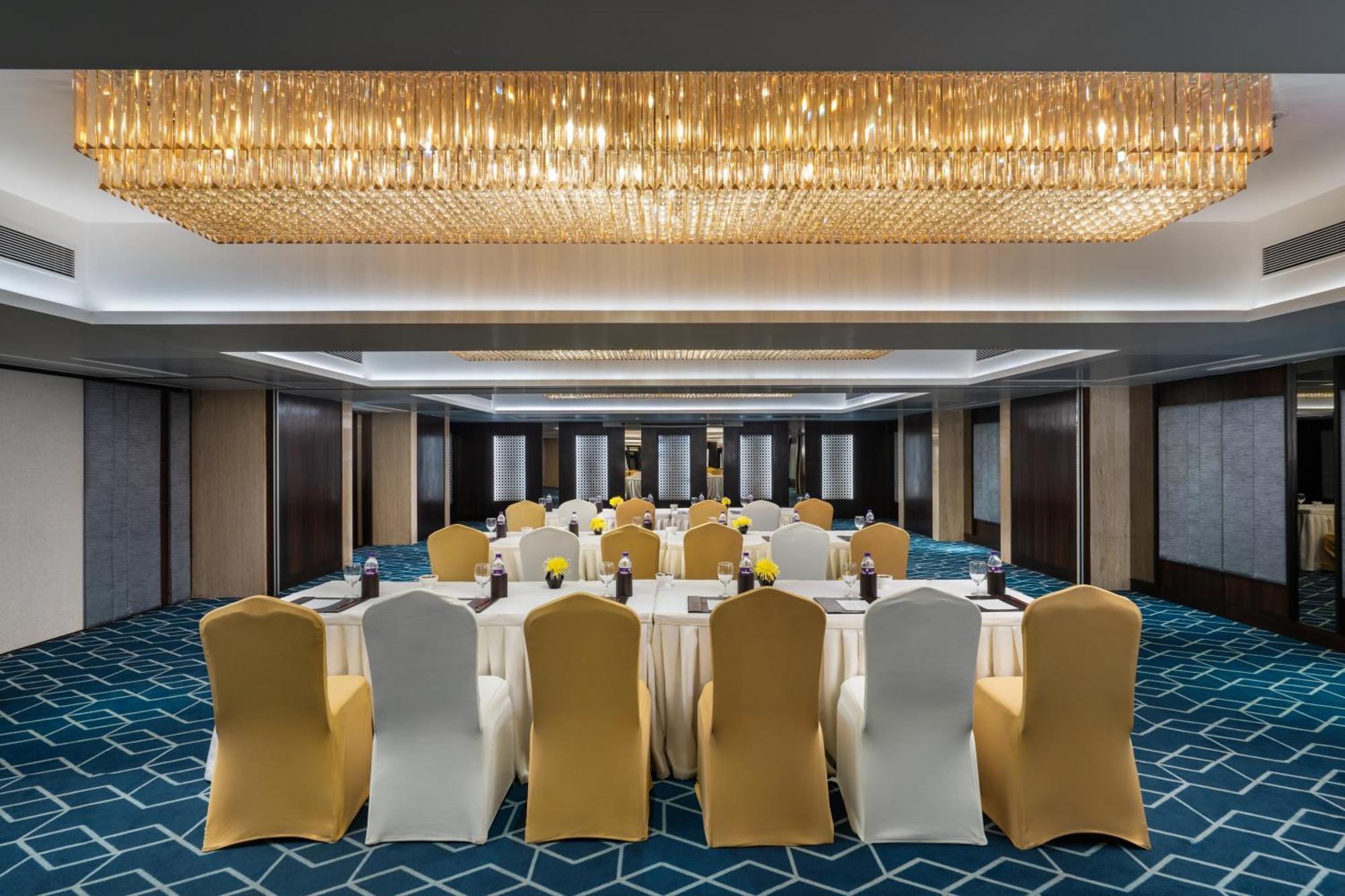 Wow Crest, Indore - Ihcl Seleqtions Exteriör bild